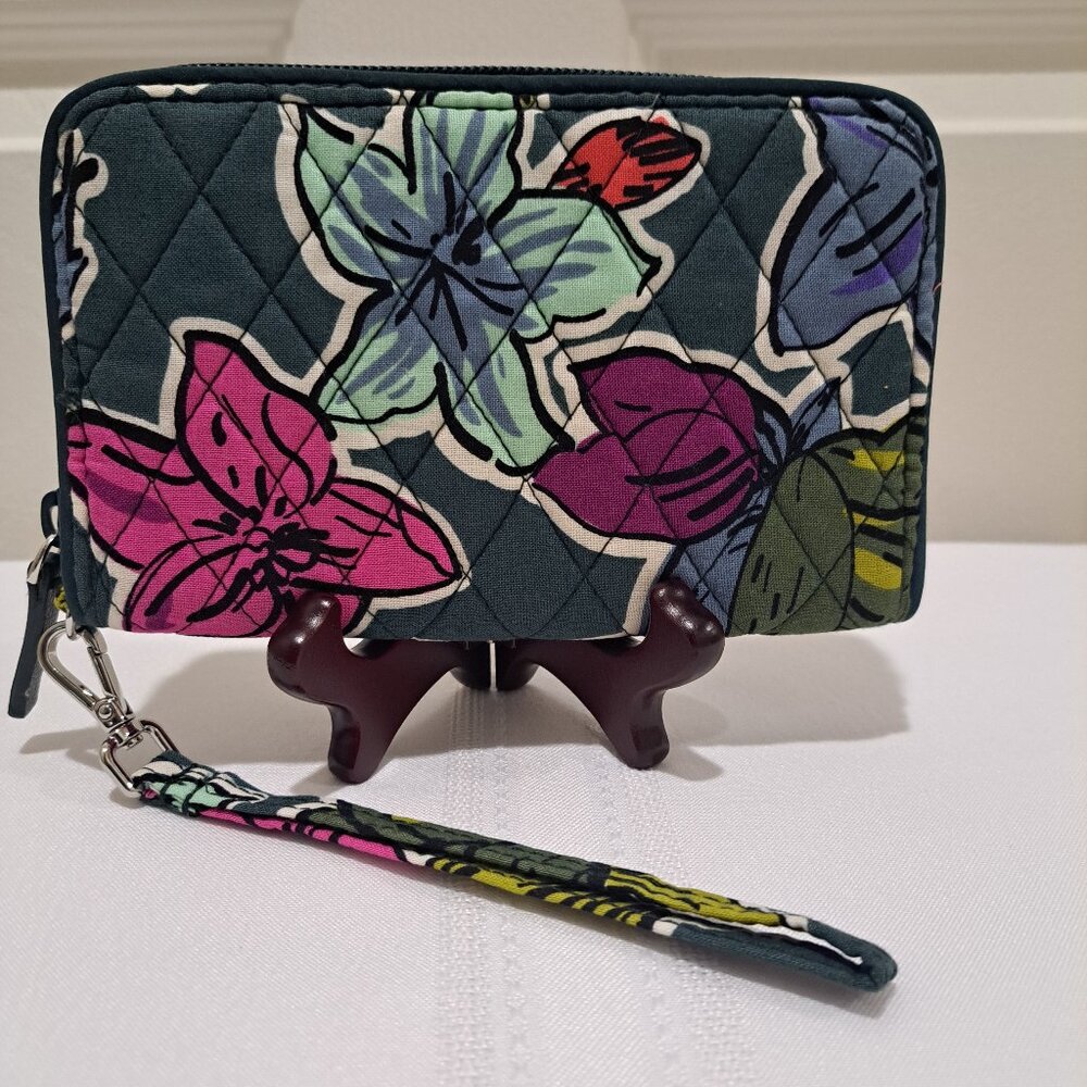 Vera Bradley Grab and Go Zip Around Wallet/Wristlet in Falling Flowers.